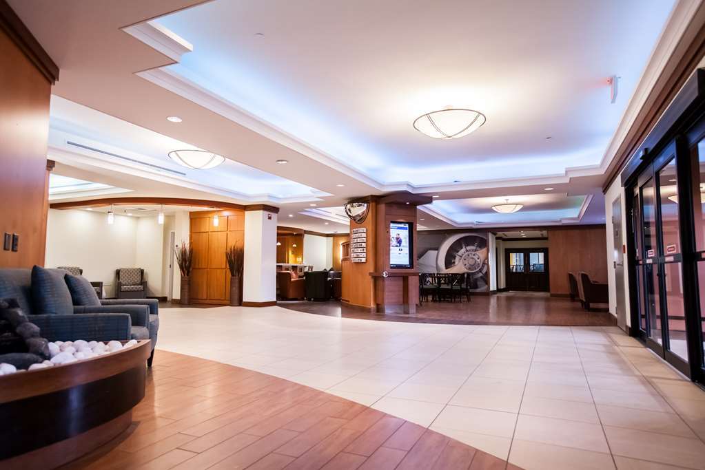 Best Western Premier Toronto Airport Carlingview Hotel Интерьер фото